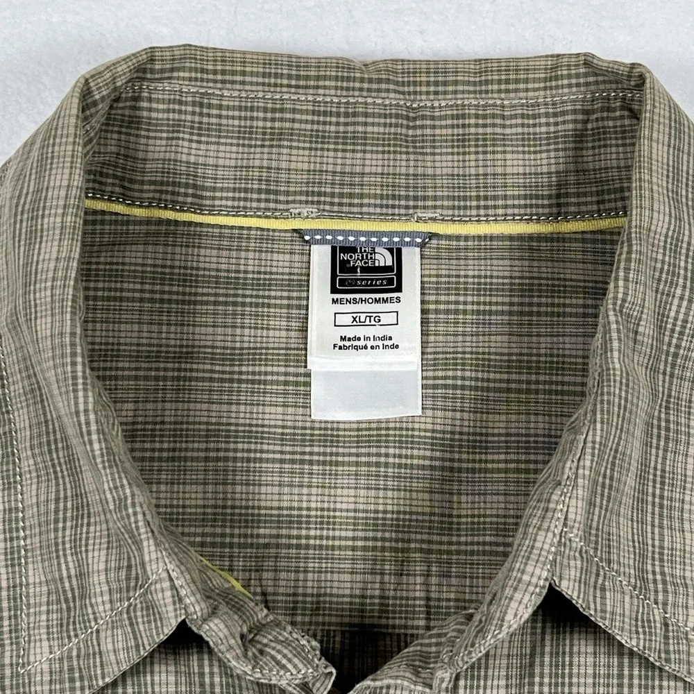 The North Face Men's L Olive Green Tan Plaid Cotton Long Sleeve Button Up Shirt